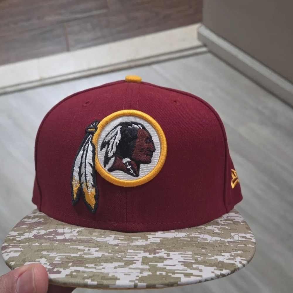 WASHINGTON REDKSINS FITTED HAT SIZE 7  RARE VINTAGE SALUTE TO SERVICE NEW ERA